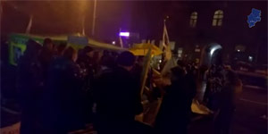 Міліція бульдозером знесла палатку протестувальників під НБУ: є постраждалі
