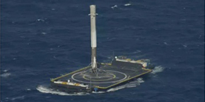 SpaceX впервые посадила ракету на плавучую баржу